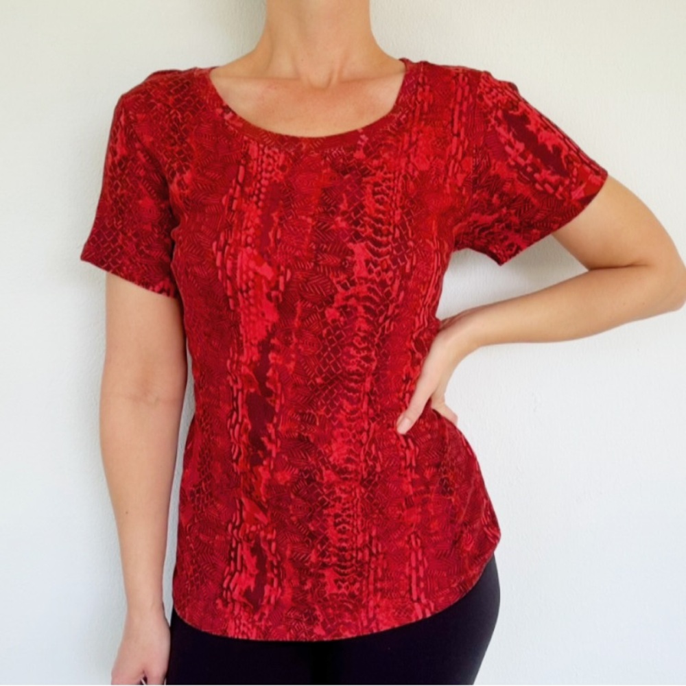 Gloria Vanderbilt red snake print short sleeve cotton tee size petite medium